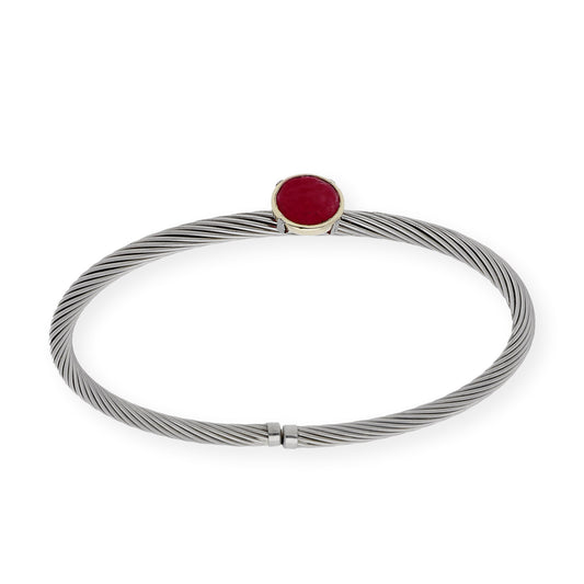 Pulsera Rígida en Acero con Piedra Roja y Filo en Oro de ley 18k