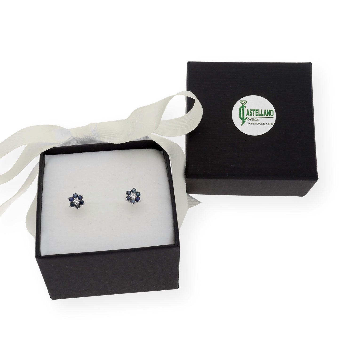Pendientes de Flor en Oro Blanco de Ley 18K con Zafiros y Diamante central