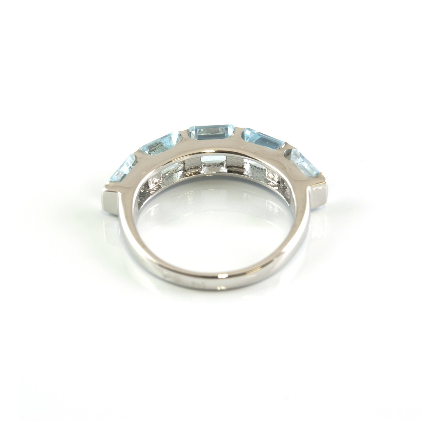 Anillo de Plata con Topacios Azules