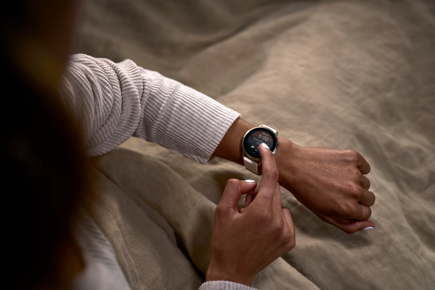 Reloj Garmin Venu® 4 - 41 mm Bisel Plateado con Correa de Silicona Lila 010-03013-01