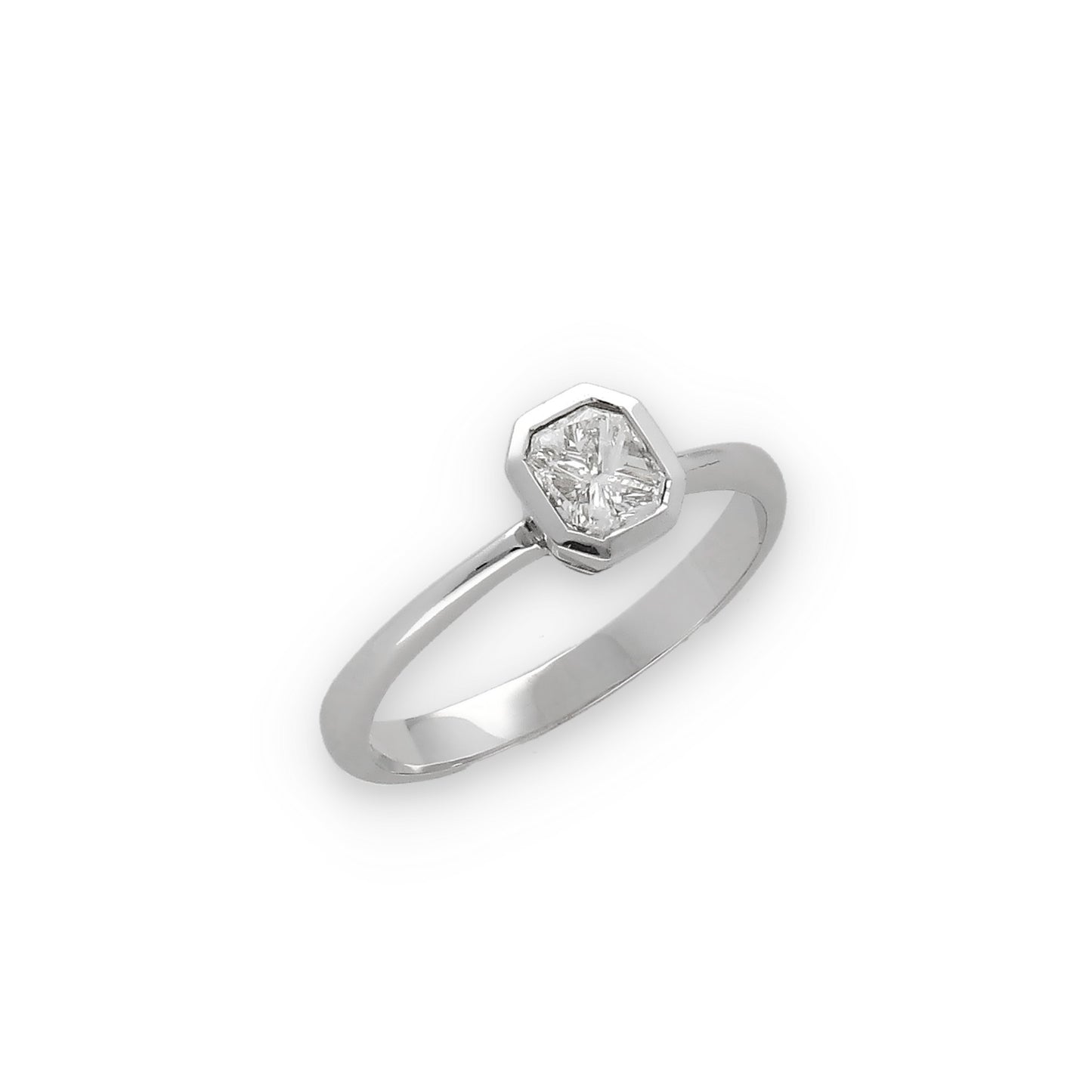 Anillo Jacqueline de Compromiso de Oro Blanco 18k con Diamante Central