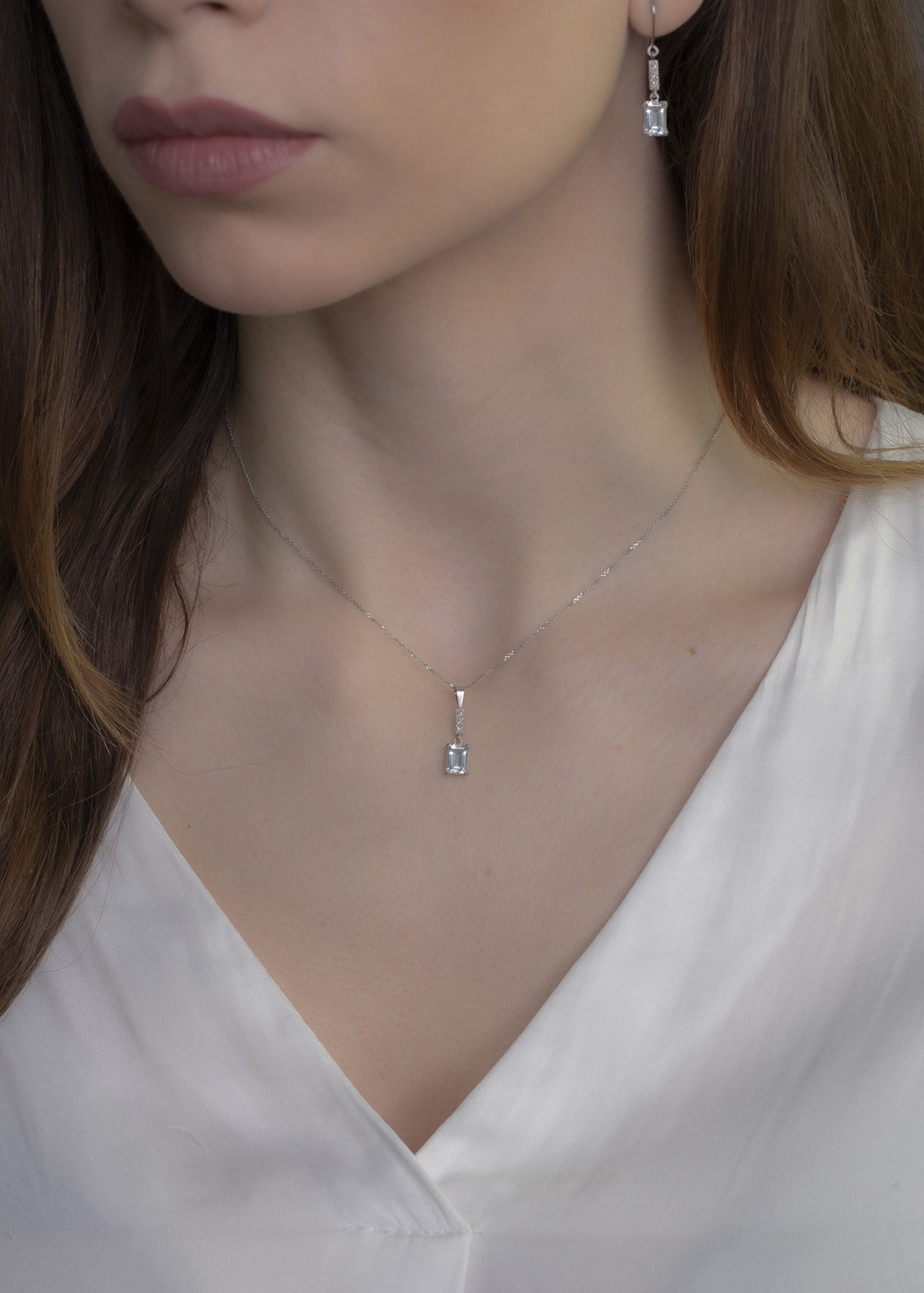 Pendientes Estela en Oro Blanco 18k con Diamantes y Topacios