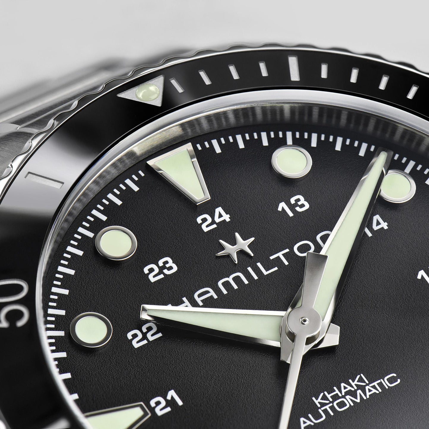 Reloj Hamilton Khaki Navy Scuba Auto H82515130