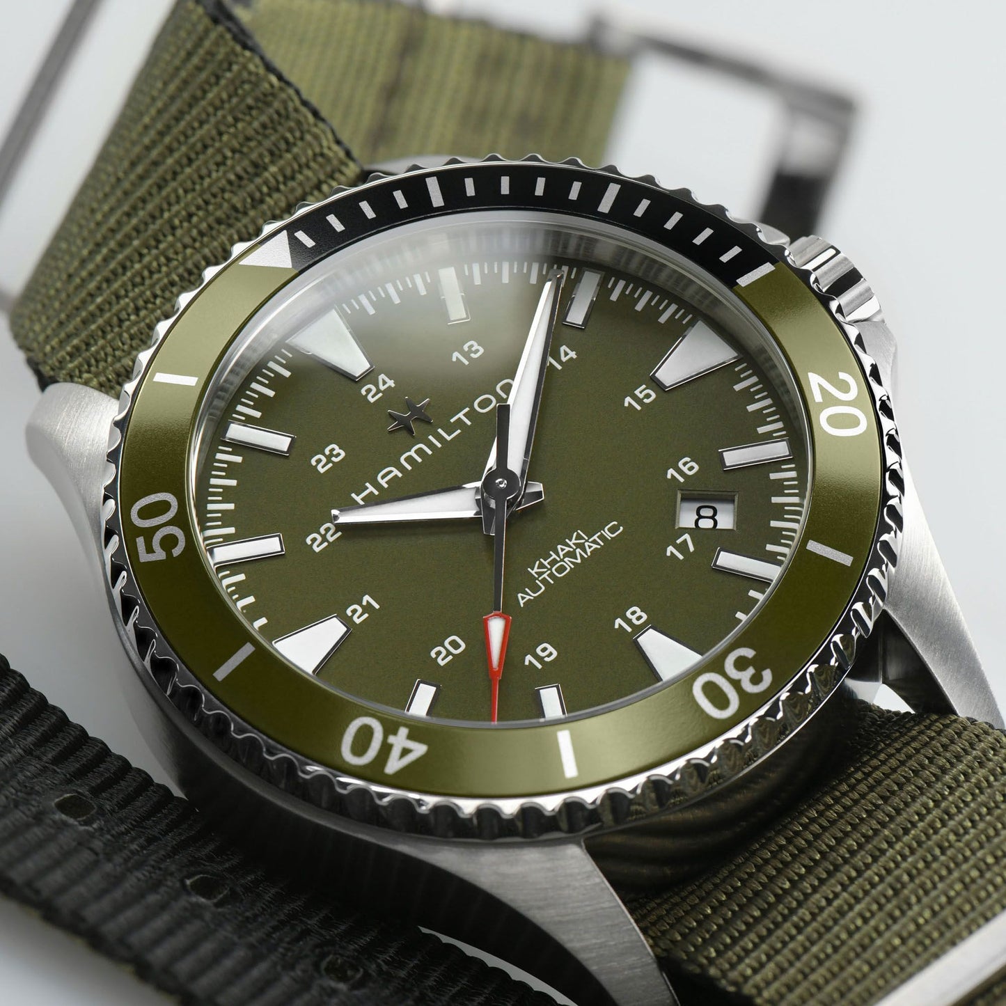 Reloj Hamilton Khaki Navy Scuba Auto H82375961
