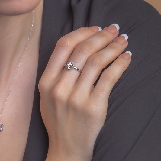 Anillo Blanca de Compromiso en Oro Blanco 18k con Diamantes