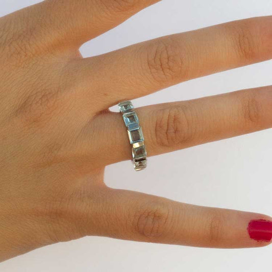 Anillo de Plata con Topacios Azules