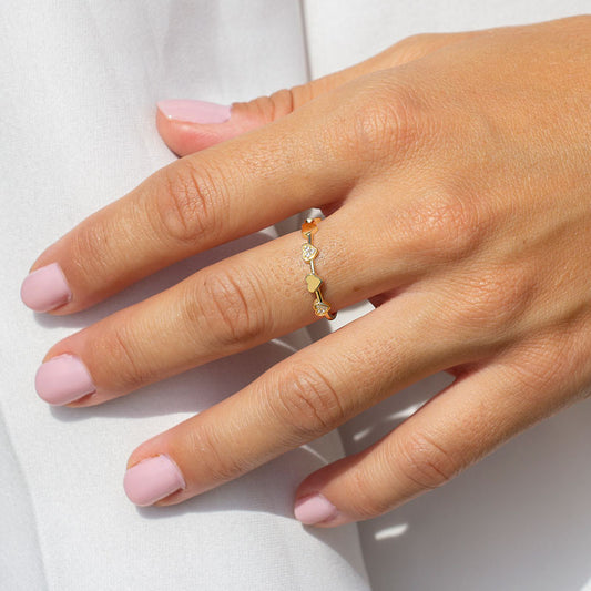 Anillo Corazón de Ópalo en Oro 18k y Circonitas