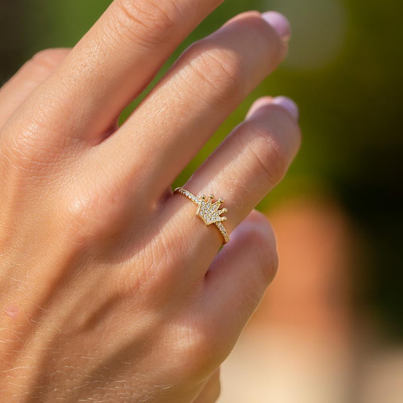 Anillo Corona en Oro 18k y Circonitas