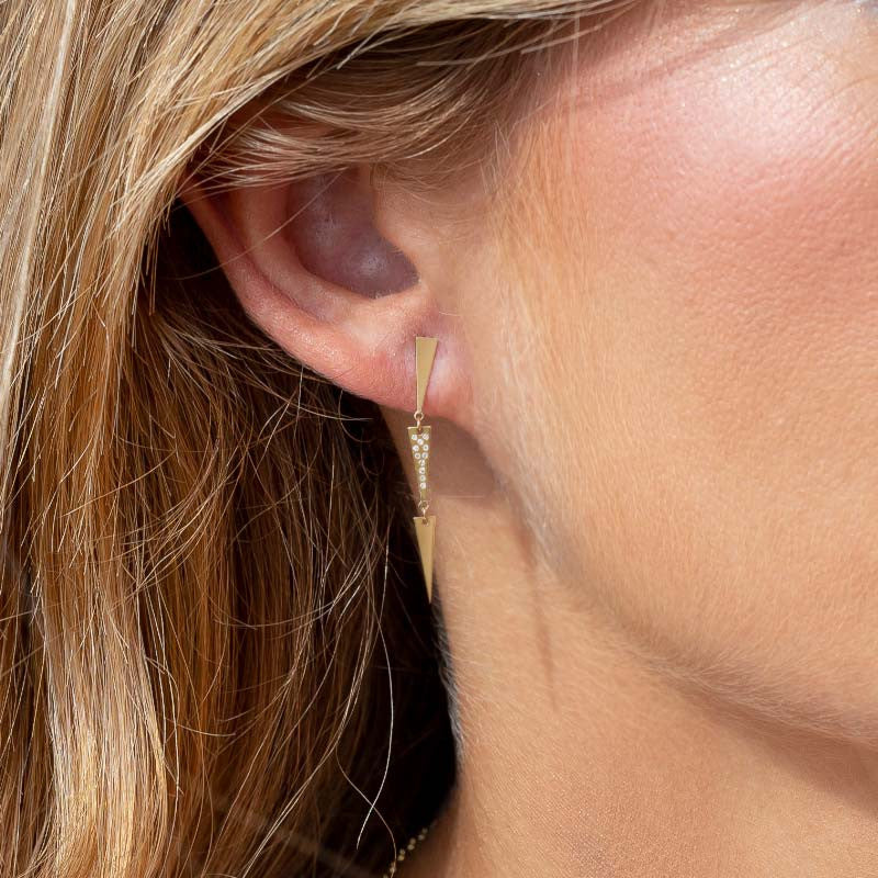 Pendientes Largos Diseño de Flechas en Oro 18k y Circonitas