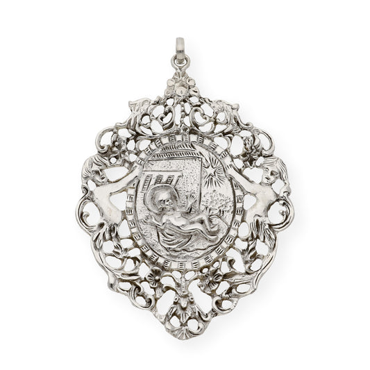 Medalla de cuna de plata de ley niño en el pesebre