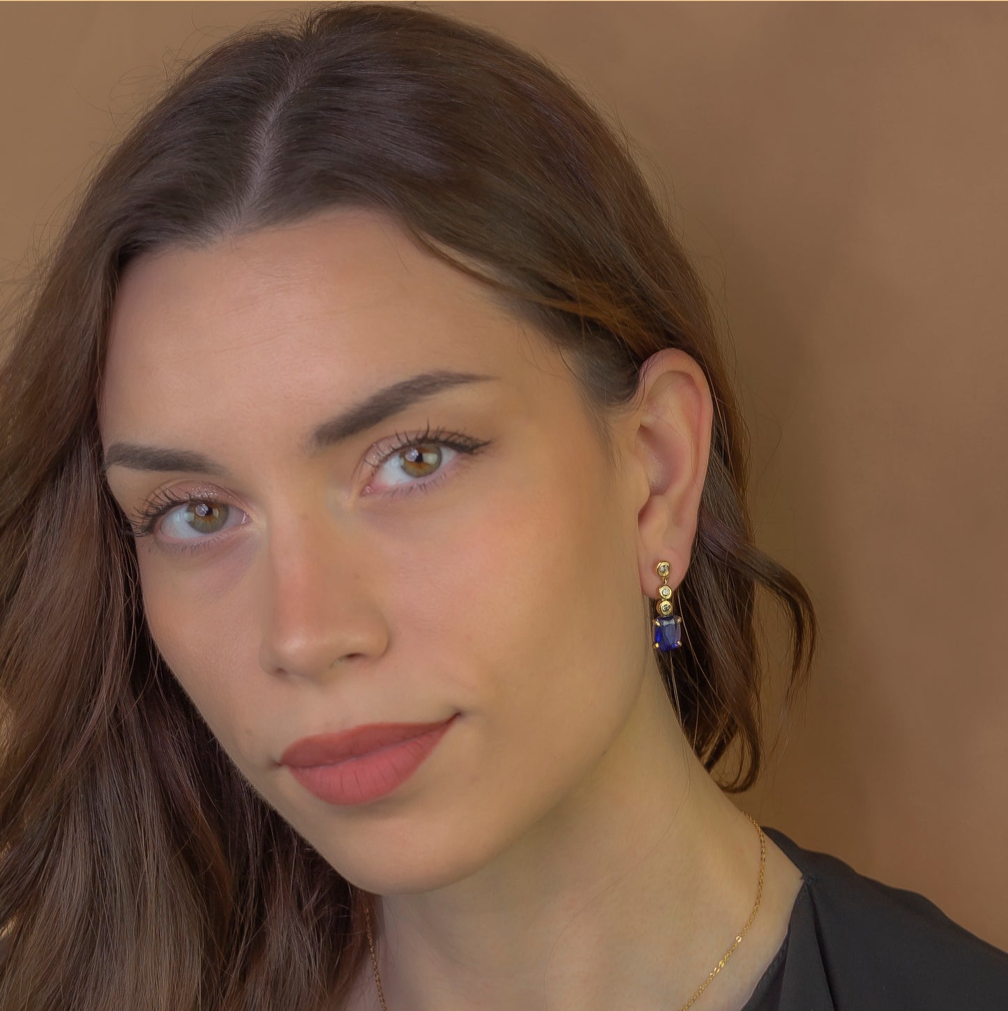 Pendientes Nocturna en Oro de 18K con Diamantes y Zafiros