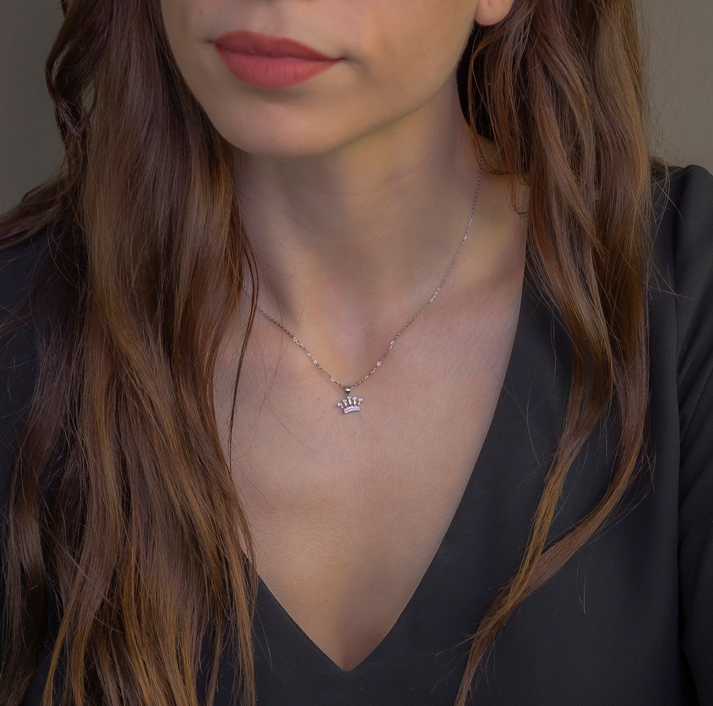 Collar con Colgante Corona Oro Blanco y Diamantes