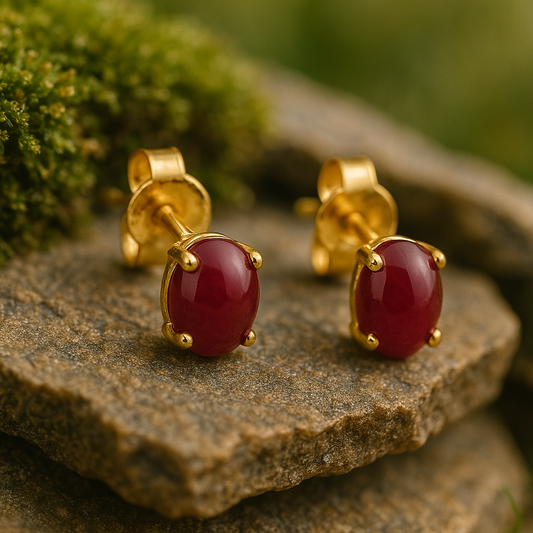 Pendientes de Botón en Oro 18K con Rubí 6x4mm