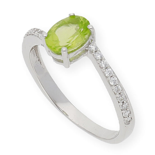 Anillo Dyna de Plata con Peridoto Central Oval y Circonitas