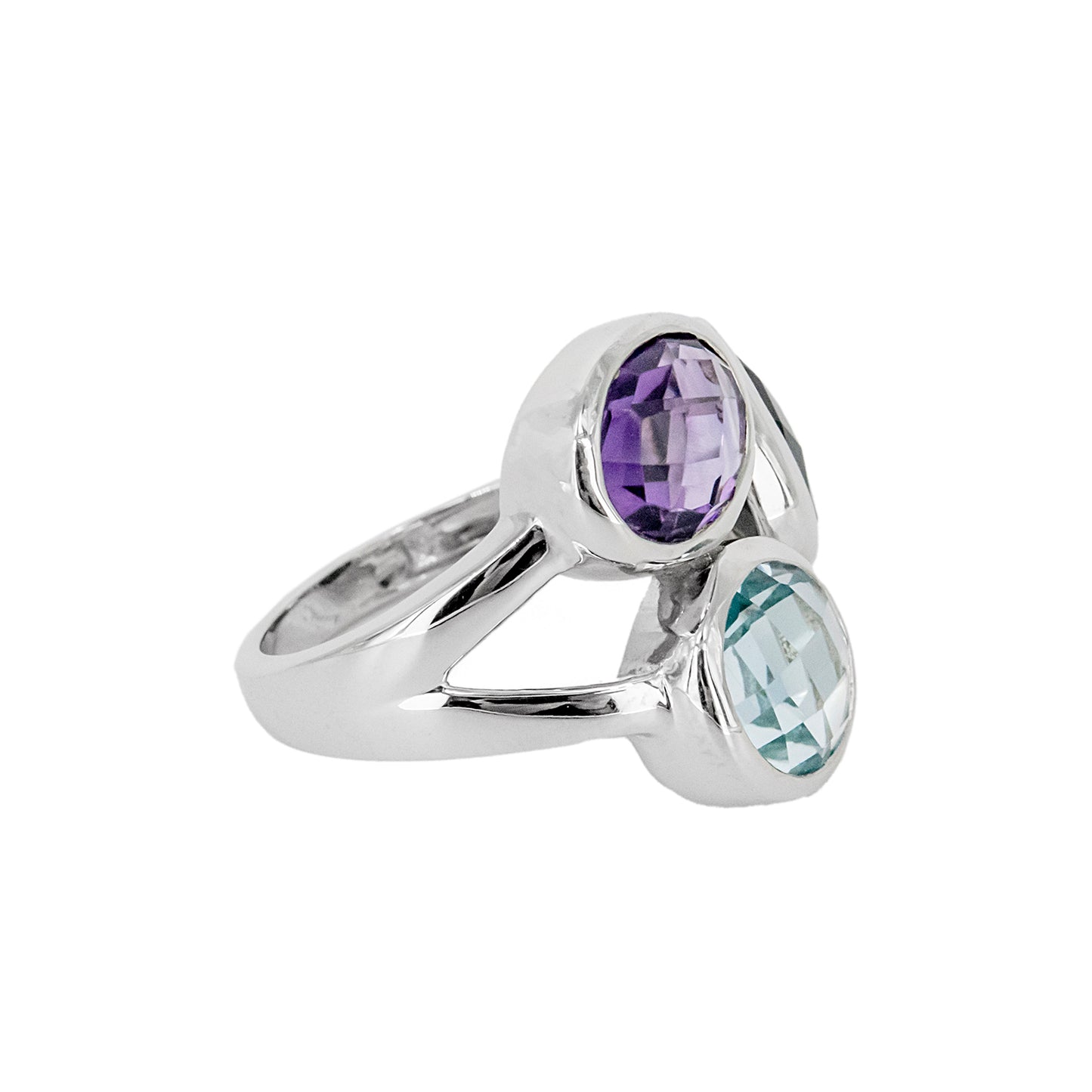 Anillo Atatu de Plata con Tres Piedras de Color – Azul, Lila y Negra