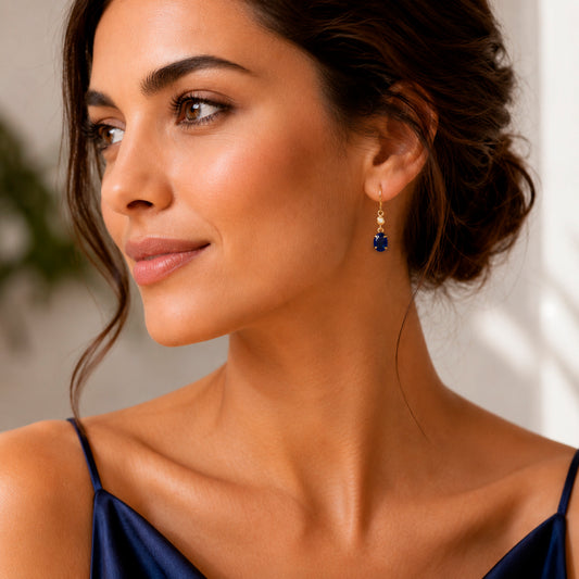 Pendientes Brenda en Oro 18K con Diamantes y Zafiros en Garra