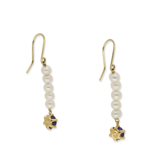 Pendientes Eruca en Oro 18K con Tira de Perlas y Zafiro