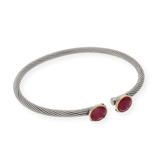Pulsera Rígida en Acero con Piedra de Color Rojo con Filo en Oro de ley 18k