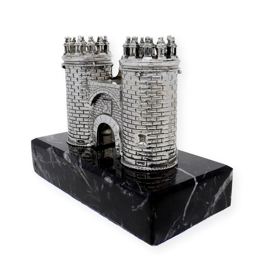 Puerta Palma de Badajoz con Base de Mármol Negro