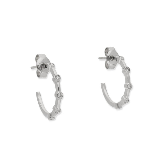 Pendientes Nux de Medio Aro en Oro Blanco 18K con Diamantes