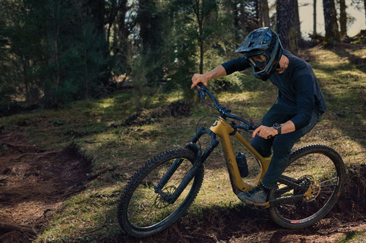 Reloj Garmin Fénix 8 PRO - 51mm Amoled Sapphire Titanio DLC Correa Cuero 010-03199-40