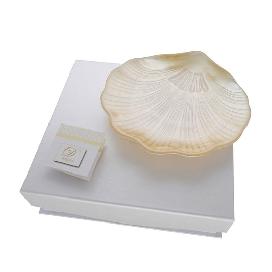 Concha de Bautismo Cristal Nacarado Color Beige y Bilaminada Plata