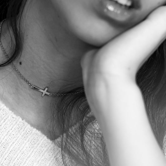 Colgante de Cruz Horizontal en Plata de Ley 925