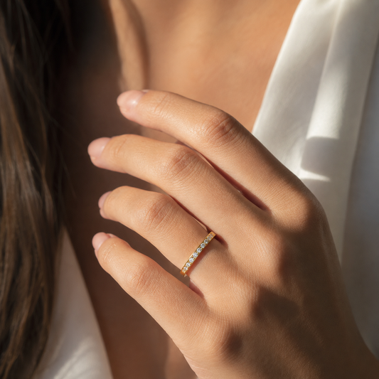 Anillo Alda Media Alianza en Oro 18k y Diamantes