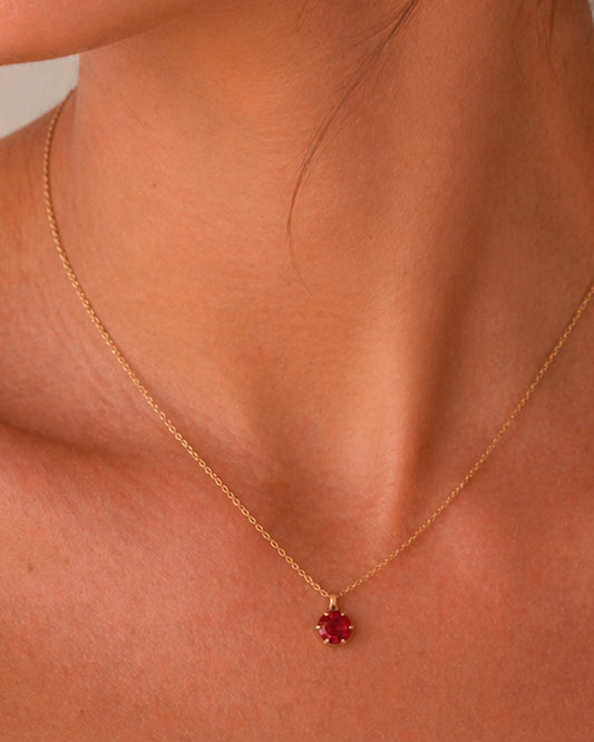 Collar con Colgante Deep en Oro de Ley 18K y Rubí