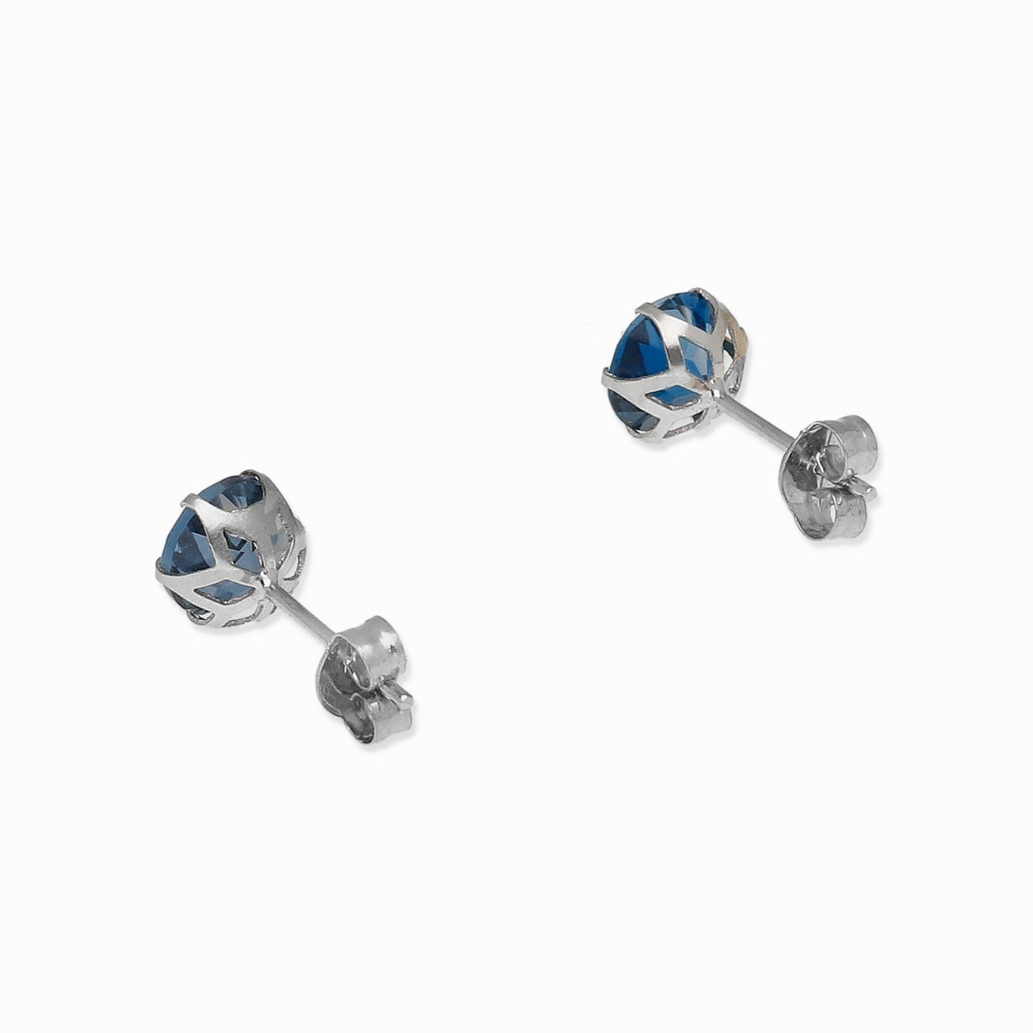 Pendientes Deep en Oro Blanco 18K con Topacio Azul en 6 Garras