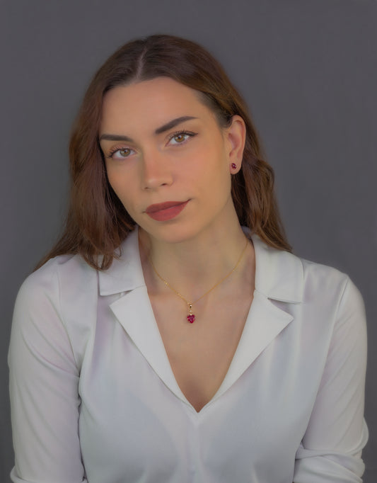 Collar con Colgante Cuore en Oro de 18K con Diamante y Corazón de Rubí