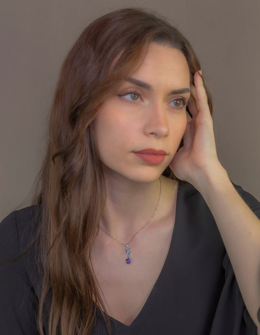 Collar con Colgante Modelo Azure con Tanzanita Diamante y Topacio Azul en Oro Blanco 18k