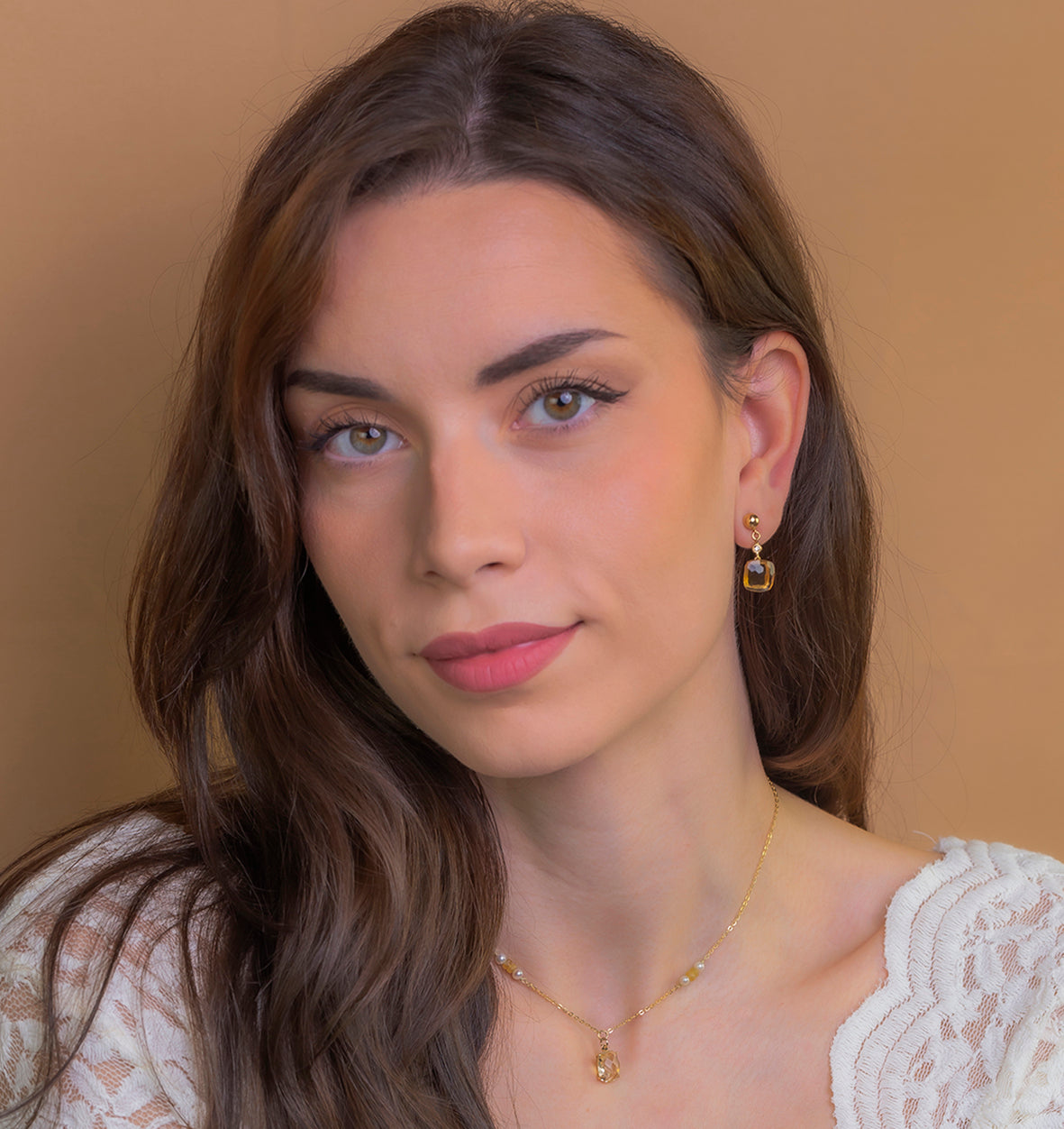 Collar con Colgante Florida en Oro 18k con Perlas Akoya y Cuarzo Citrino