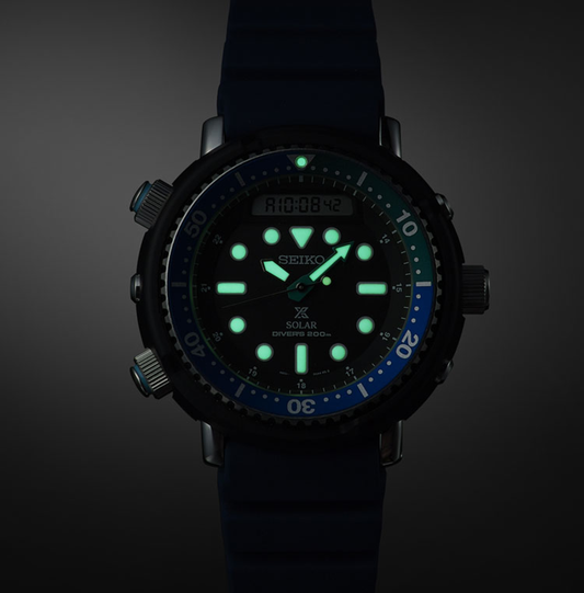 Reloj Seiko Prospex Diver's Solar Laguna Tropical SNJ039P1