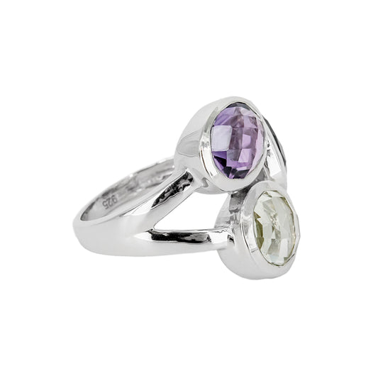 Anillo Atatu de Plata con Tres Piedras de Color – Verde, Lila y Negra