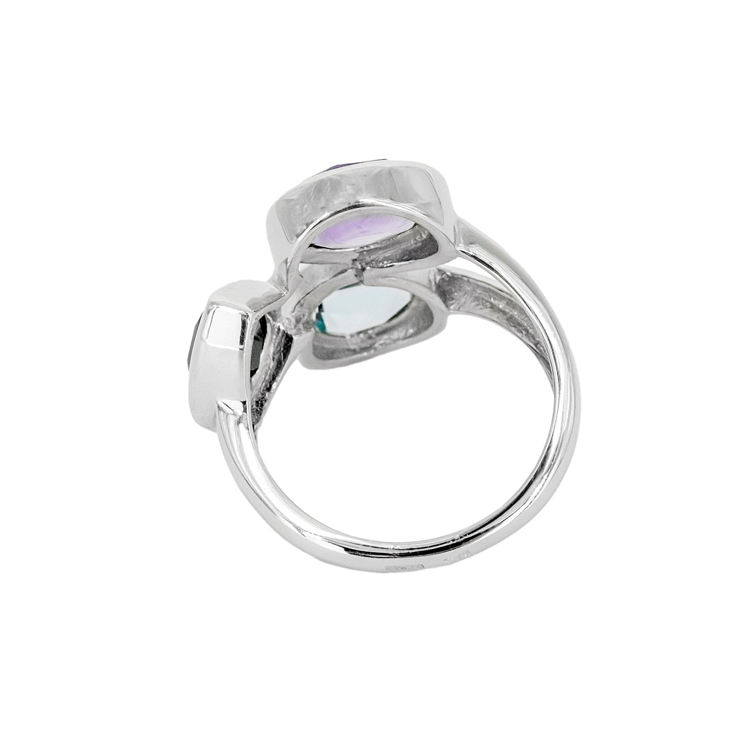 Anillo Atatu de Plata con Tres Piedras de Color – Azul, Lila y Negra
